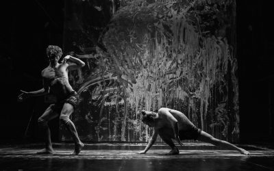 Häkellyttävä taidesmoothie, jonka yleisötyö on rohkeaa ja välitöntä – Body Notes Taidetestaajien testissä