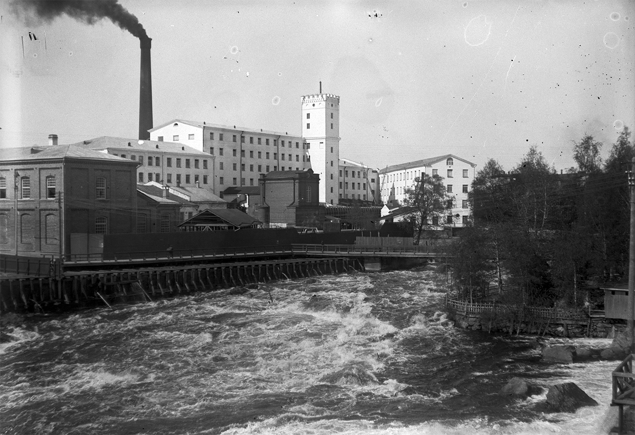 05 Finlaysonin tehdasrakennuksia Tammerkosken yläkoskella Werner Mauritz 1895 1900