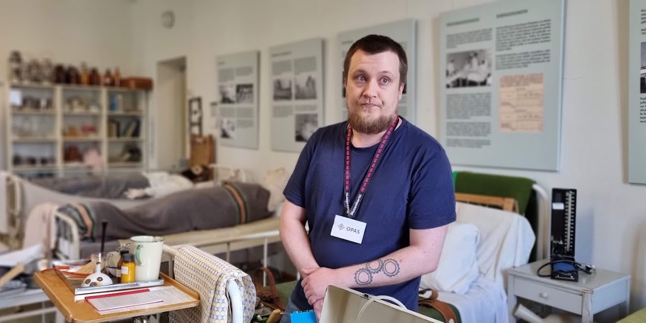 1 Museo opas Tuomas Timonen tuntee sairaalan salaisuudet