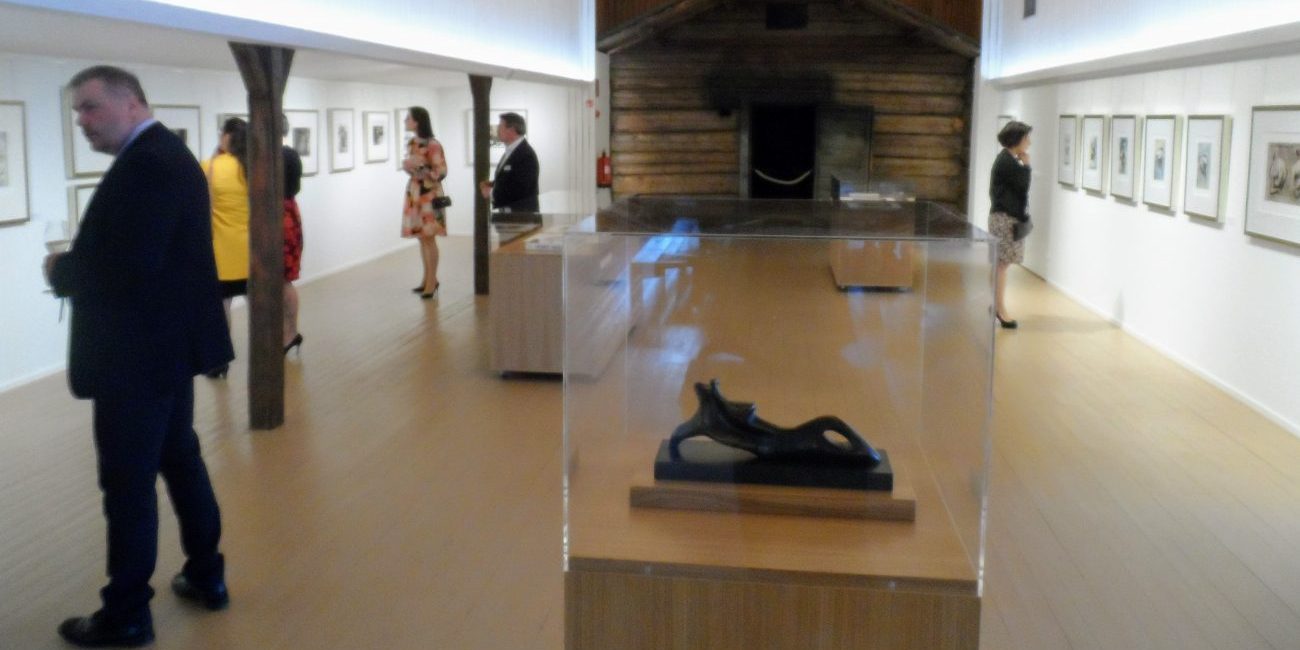 Art Pappila Tyrväällä. Henry Mooren näyttely.