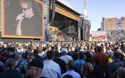 Rääväsuut haluttiin Ratinaan – Mitä Eppu Normaalin viimeisessä jäähyväiskonsertissa tapahtui biisi biisiltä?