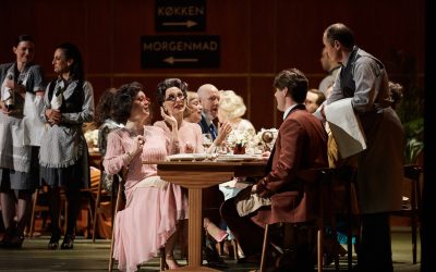 Tanskalaiselokuvan pohjalta tehty ooppera järkyttää ja vaikuttaa – arviossa Kansallisoopperan Festen