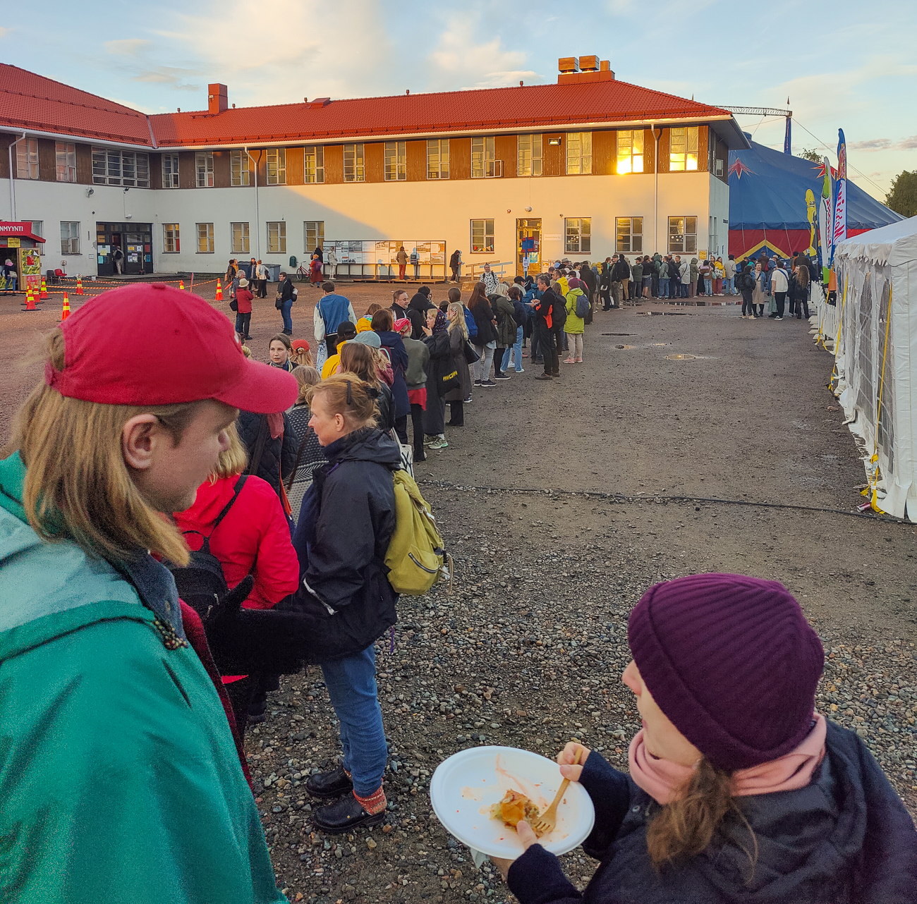 4. Eräs jono Kuva Juho Hakkarainen