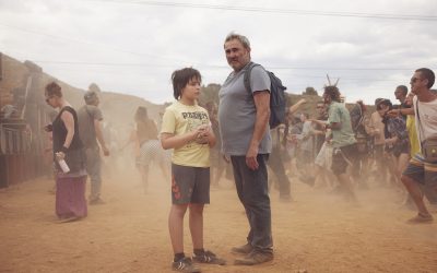 Intensiivinen draama isän ja pojan kohtalokkaasta matkasta syvälle autiomaahan – arviossa Sirât