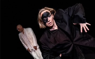 Liikkeellinen vaellus omaan ja toisen maailmaan – arviossa Teatteri Telakan Ombra