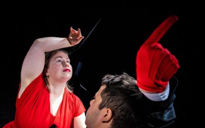 Telakan uutuusnäytelmä kertoo kapitalismista ja rakkaudesta – vai sittenkin kuolemasta ja läsnäolosta?