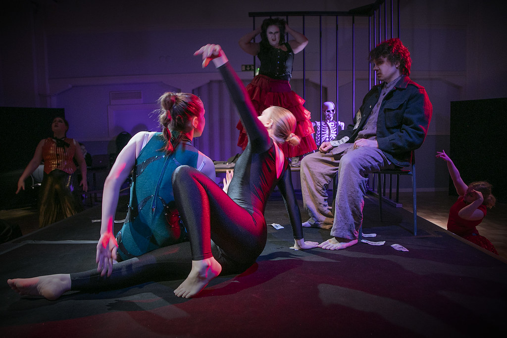 55056834380 d105472795 b