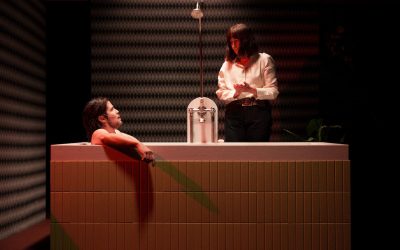 Ryhmäteatterin The Poet of Finland on mainio muistutus siitä, että maailma on täynnä neromyyttiä helliviä pikkupoikia