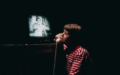 Tulitikkuna leimahtanut isotäti sai näyttelijät pohtimaan oman työnsä tulevaisuutta – I LOVE NELLY! Lahdessa