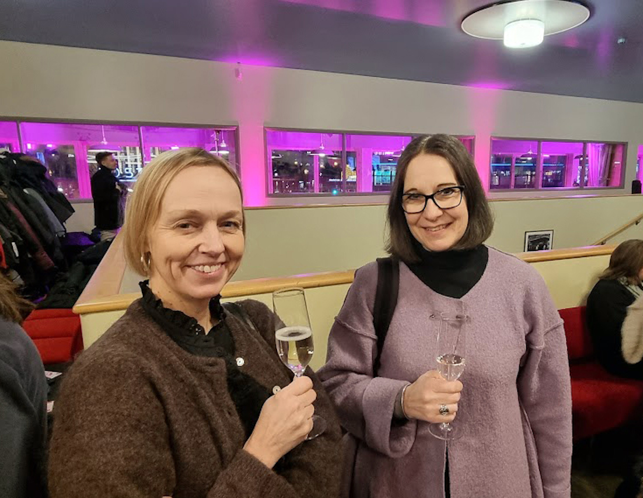 9 Mia VAinikainen ja Inkeri Lundgren ja