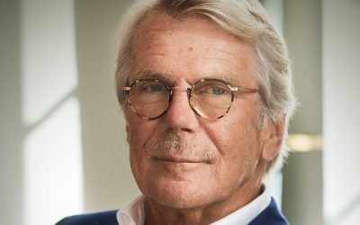 Investointipankkiirista linjajohtajaksi, nurkkahuoneen isännäksi – arviossa Björn Wahlroosin 2000-luvun alun muistelmateos