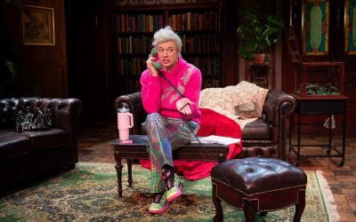 Kummeli-ryhmäläisten Alivuokralainen palasi Tampereen Teatterin lavalle 20 vuotta myöhemmin ehompana ja modernimpana