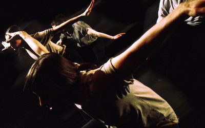 Elävä musiikki täydensi kokemuksen Tommi Kitin koreografioista Asetelma neljälle tanssijalle ja Spiraali