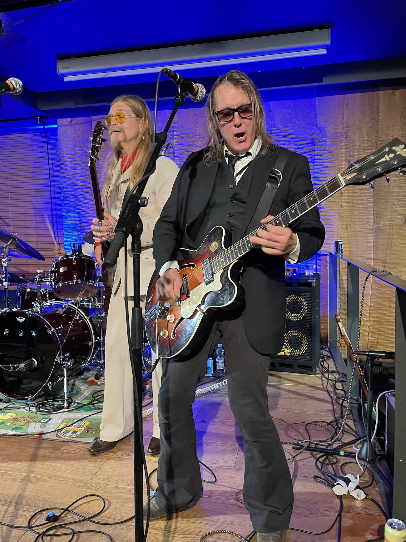 KUVA 10: Balls/KJ Balls. Mikko Murtomaa, basso, ja Petri Peevo, kitara. Kuva: Kirsi Jaatinen