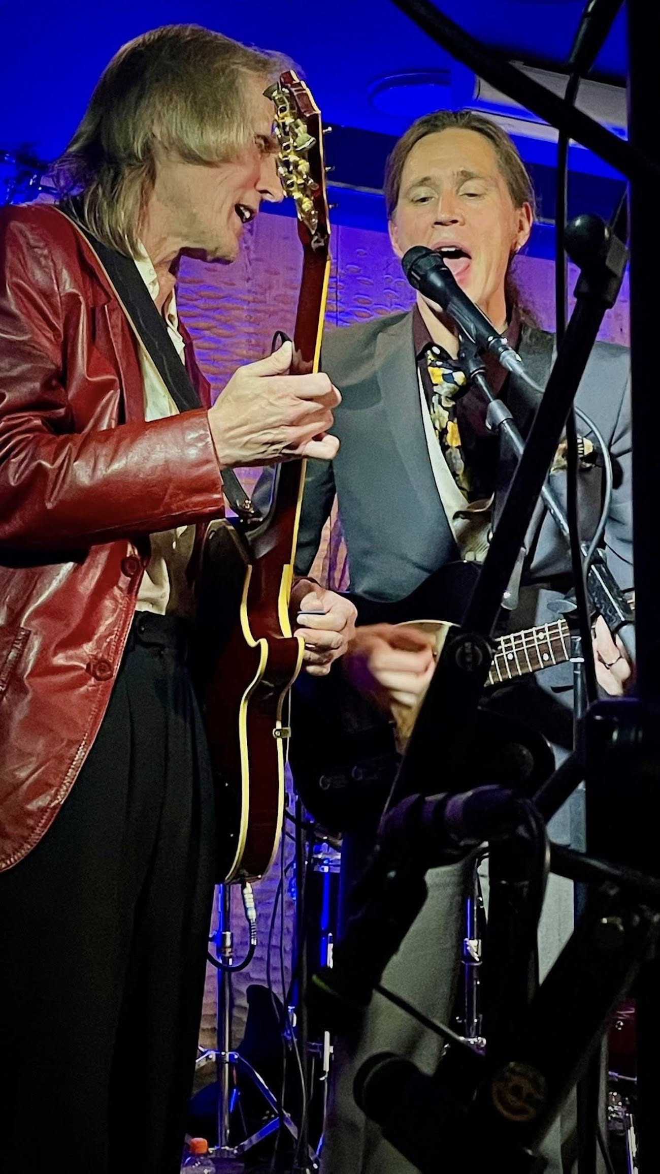 KUVA 11: Balls/PF Pera Huuskonen, kitara, ja Markus Tiiro, kitara. Kuva: Pertti Feller