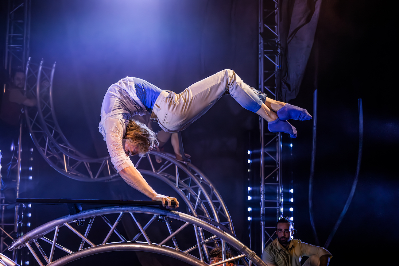 Cirkus Cirkor Tipping Point photo Hakan Larsson 3127