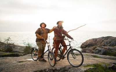 Don Quijote hyppää Suomenlinnassa pyörän selkään – arviossa Ryhmäteatterin ensi-ilta