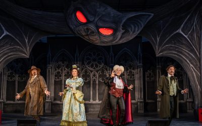 Sekoilua potenssiin kaksi – Törnävän kesäteatterin Draculan sekopäiseen menoon on pakko samaistua
