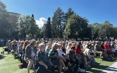 Aurinkoa, sirkusta, musiikkia, palkintoja ja viisaita sanoja – 57. Teatterikesä pyörähti käyntiin