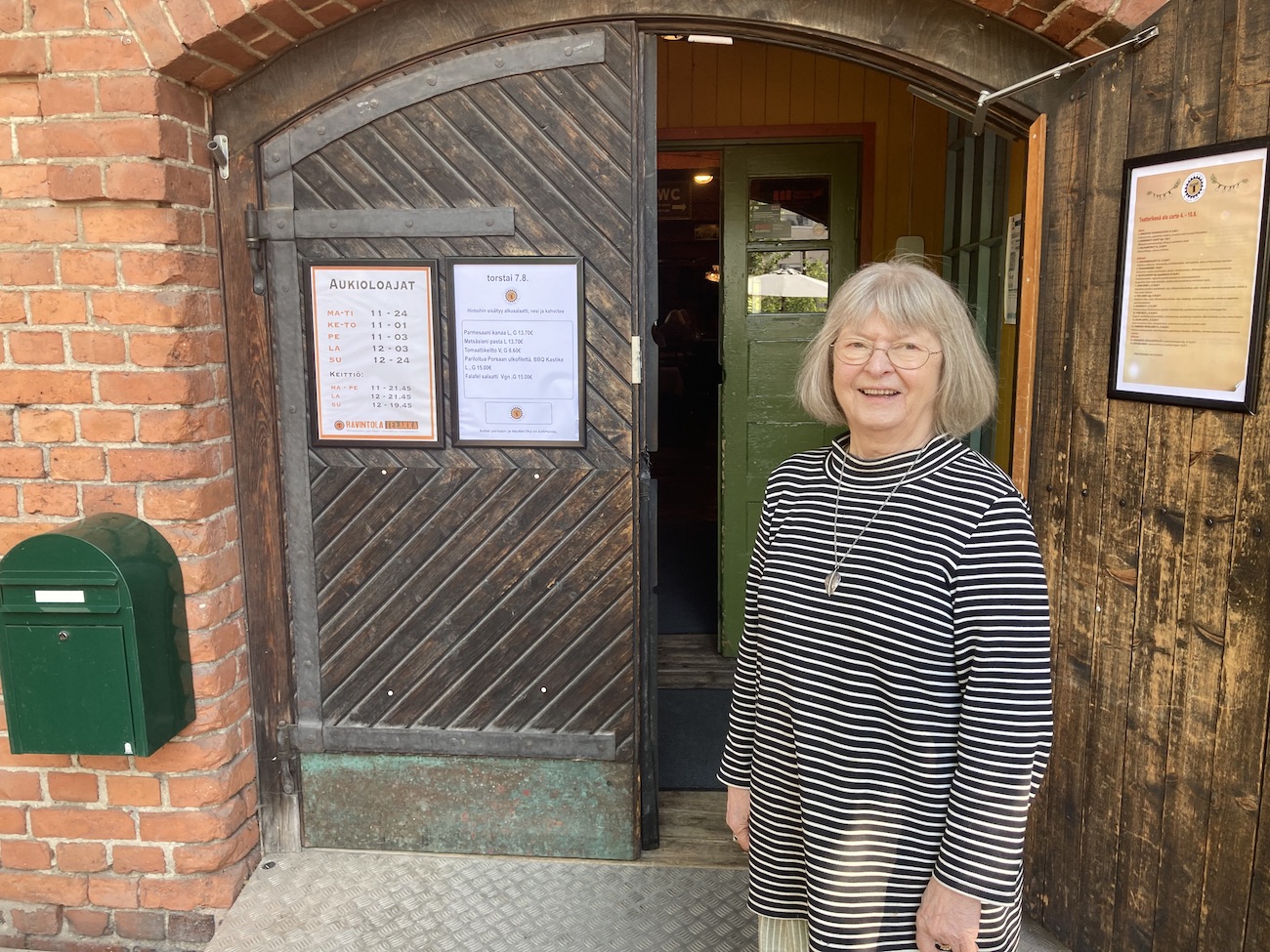 levoton tuhkimo by hanna maria gronlund kulttuuritoimitus INSTA levoton tuhkimo by hanna maria gronlund kulttuuritoimitus INSTA