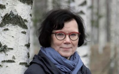 Vanhuustutkija seurasi koronan etenemistä vuoden ajan – arviossa Marja Jylhän tietokirja Vanhuustutkijan koronavuosi