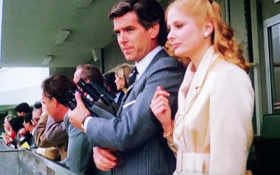 Kaukoitä houkuttelee katsojia vuonna 1988 valmistuneessa tv-sarjassa Noble House – Hongkongin valtias