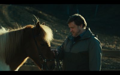 Komeita maisemia ja keskeneräisiä tarinoita – arviossa Ylen alkuperäissarja Kaikki rakastavat hevosia