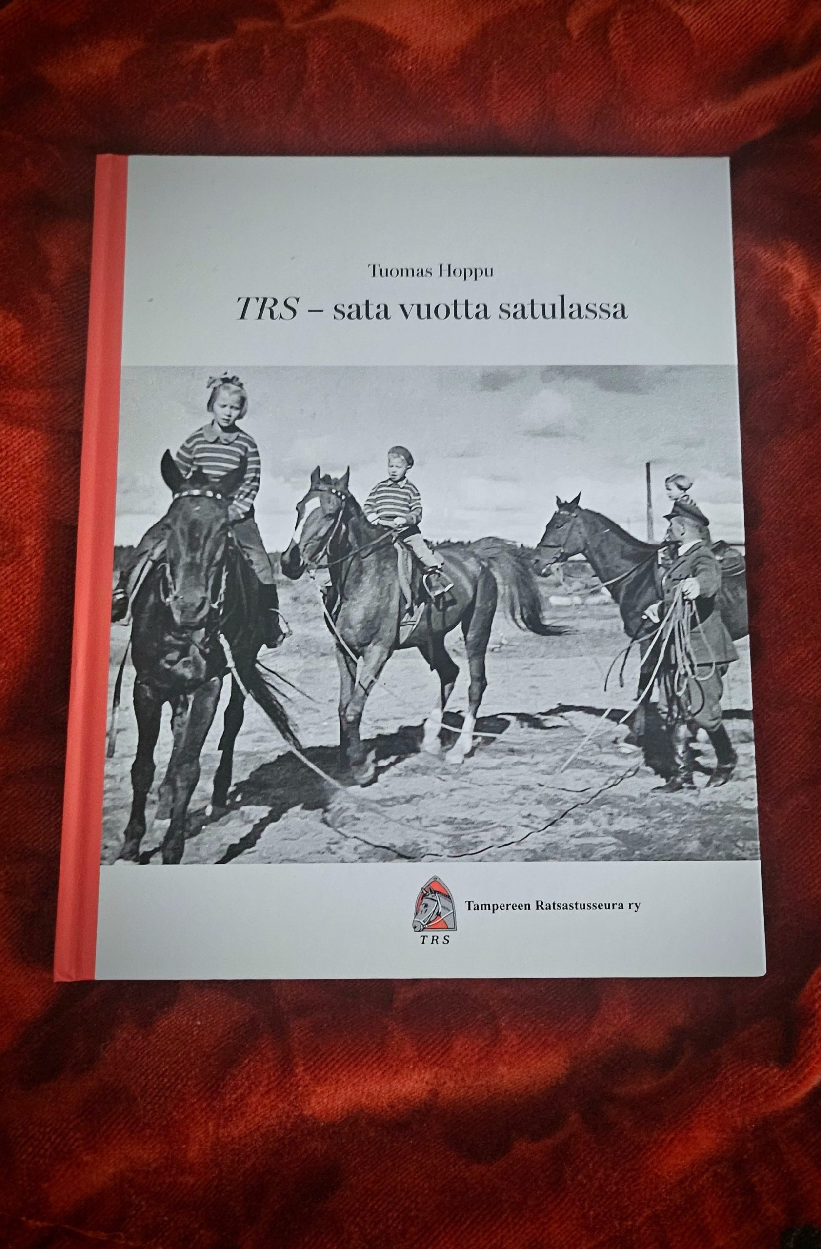 Kansikuva TRS 100 vuotta (kopio)