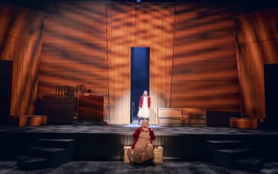 Tampereen Työväen Teatterin 125-vuotisjuhlanäytelmä ottaa kantaa maan hiljaisten puolesta – arviossa Käräjät