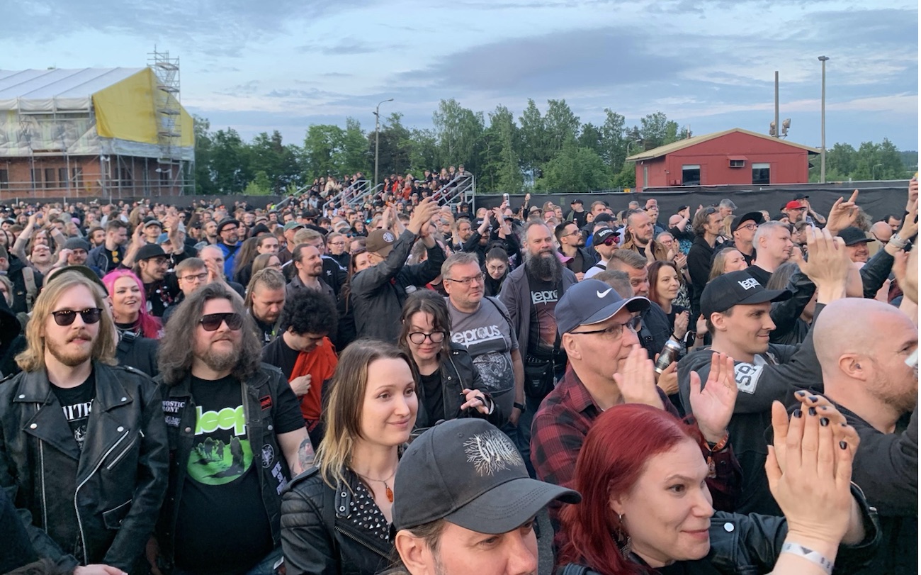 Kuudes kuva yleisöä Leprous keikan aikana (kopio)