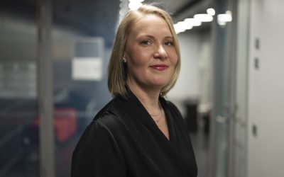 Säveltämisessä ei voi olla perfektionisti, muistuttaa säveltäjä Maija Hynninen