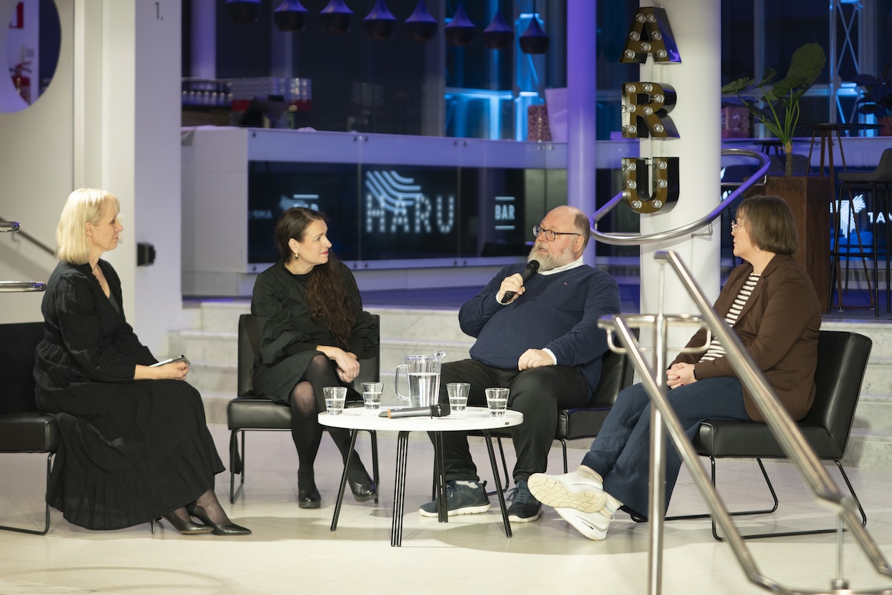 Kuva 3 Ajan aani keskustelu kuva Ville Hautakangas