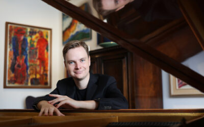 Ossi Tanner palaa Kangasala Classic -festivaalille – pianisti rohkaisee suomalaisyleisöä taputtamaan ja huutamaan bravota