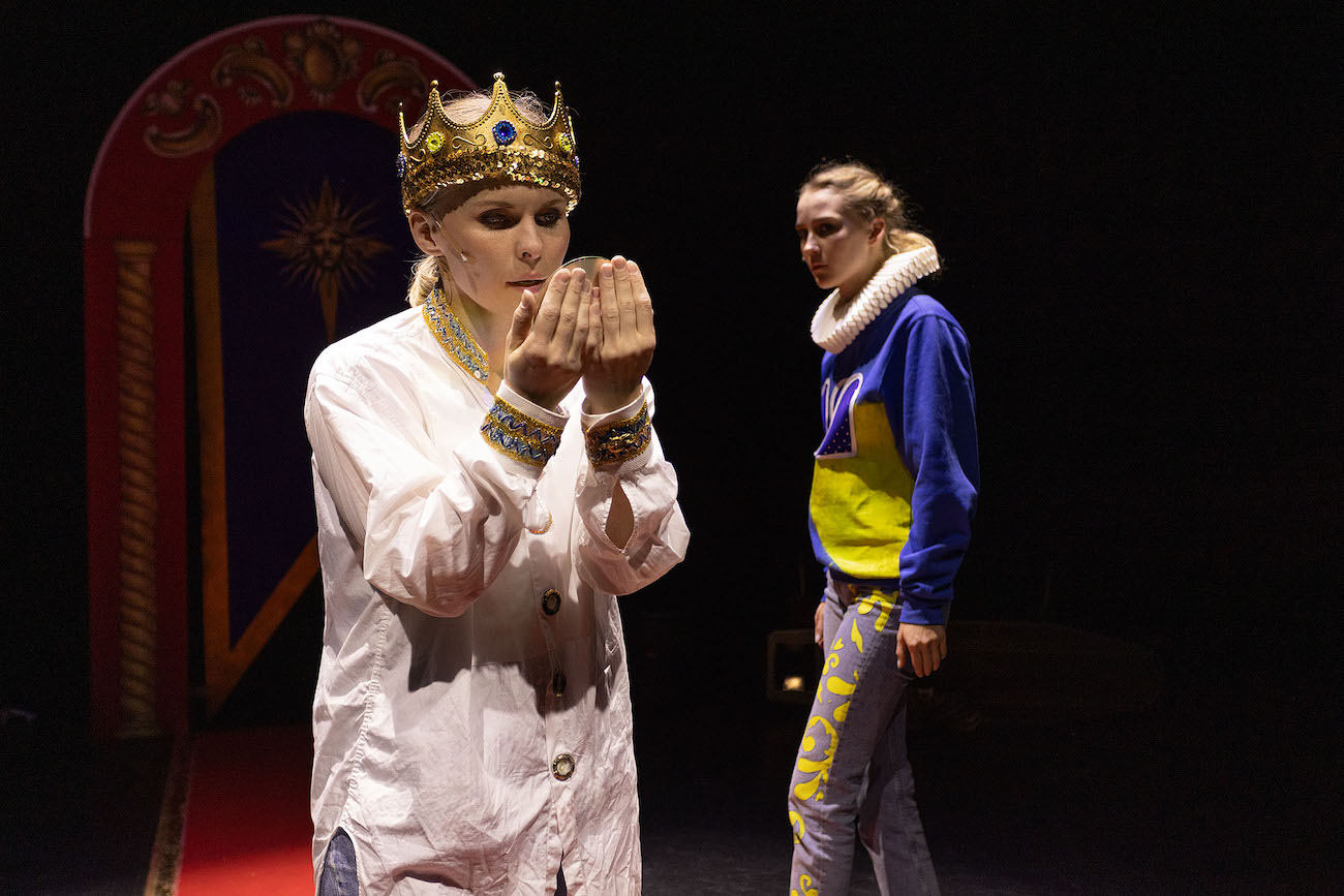 levoton tuhkimo by hanna maria gronlund kulttuuritoimitus INSTA levoton tuhkimo by hanna maria gronlund kulttuuritoimitus INSTA