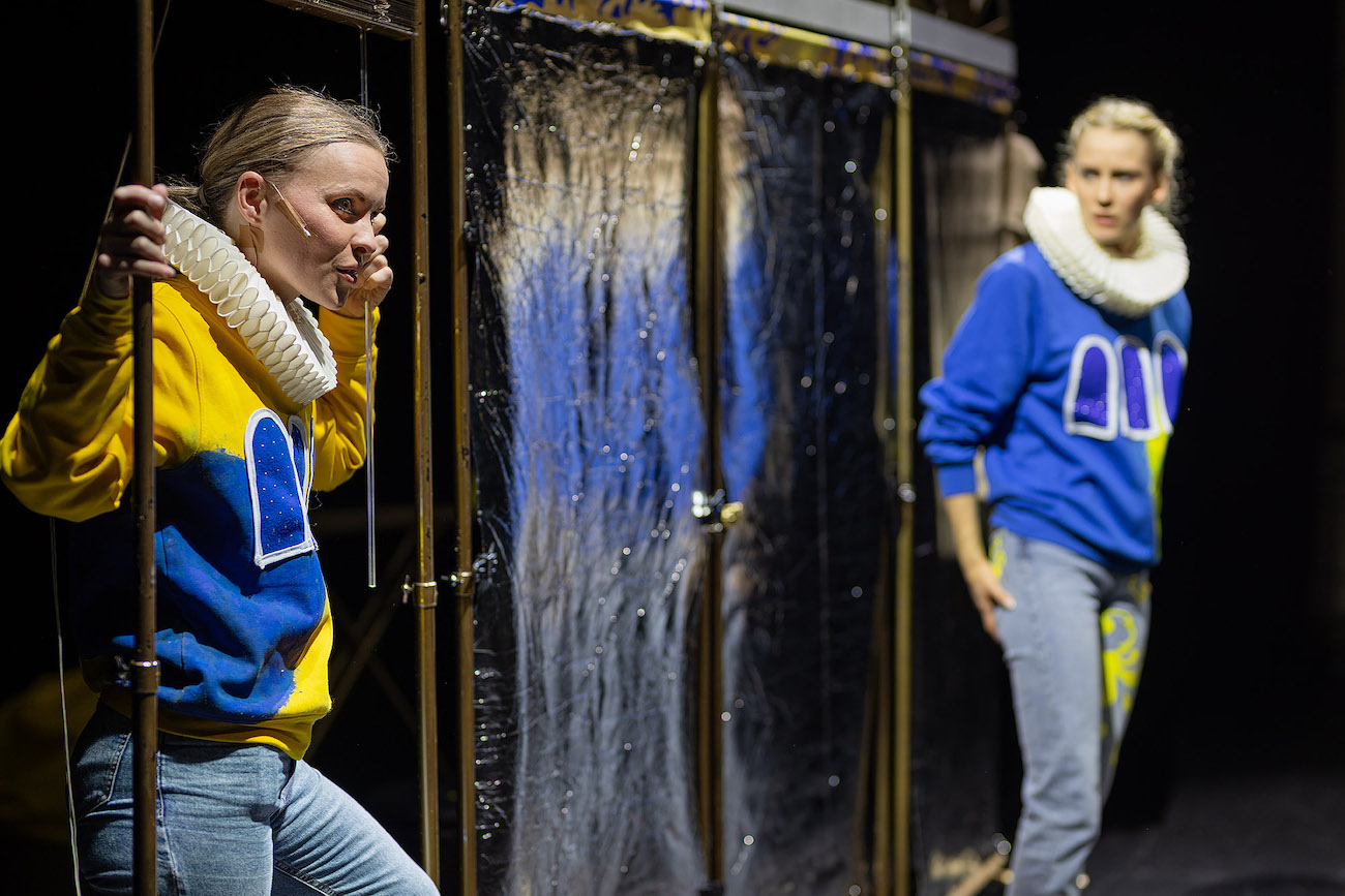 Kuvassa Emma Sofia Hautala & Emmi Nieminen Kuva Mika Tervaskangas