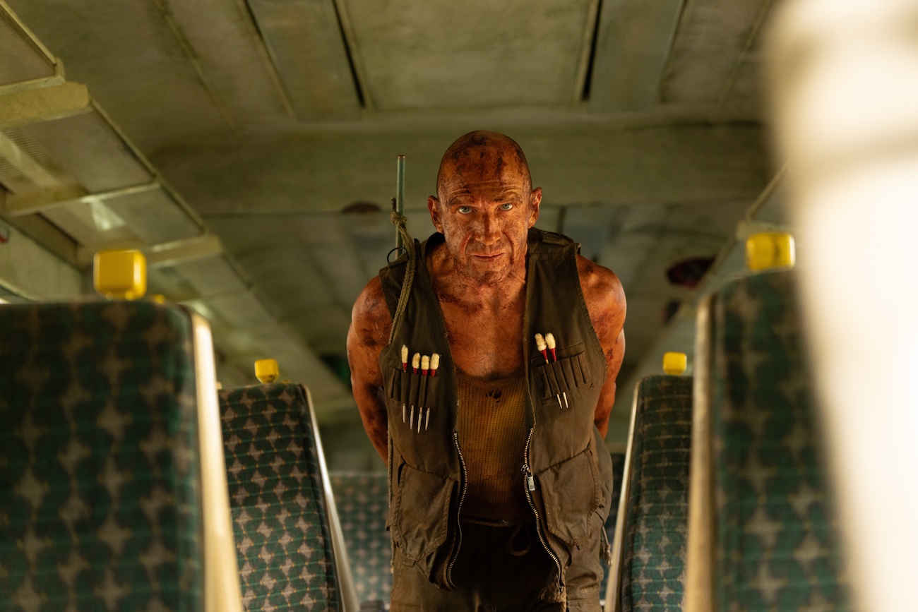 Ralph Fiennesin lempeä lääkäri on parasta, mitä kauhuelokuvissa on vuosiin tapahtunut – arviossa 28 vuotta myöhemmin: Luutemppeli