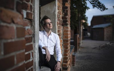 Markku Klamin viulukonsertossa soi lapsettomuuden tuska ja toivo – Requiemin kantaesitys Tampere Biennalessa