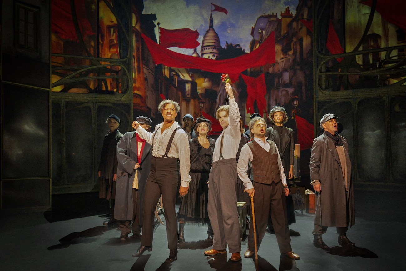 Moulin R ja taiteilijat Pariisissa