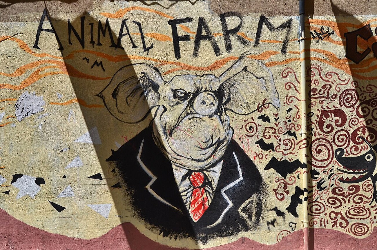 Mural Canvi, Animal Farm