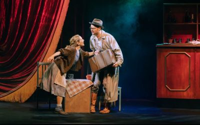 Sörkka svengaa on hilpeästi ja vauhdikkaasti kuvitettua arkidraamaa 1920-luvun Helsingistä