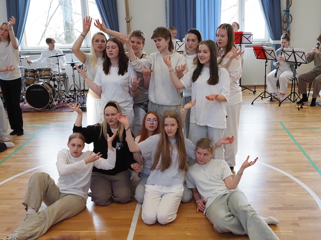 Nuoria muodostelmassa