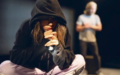 Välittääkö susta vain joku, joka saa siitä palkkaa? Arviossa Ote melkein piti