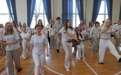 TYKin scifi-musikaali kysyy, kuka saa rakastaa ja ketä