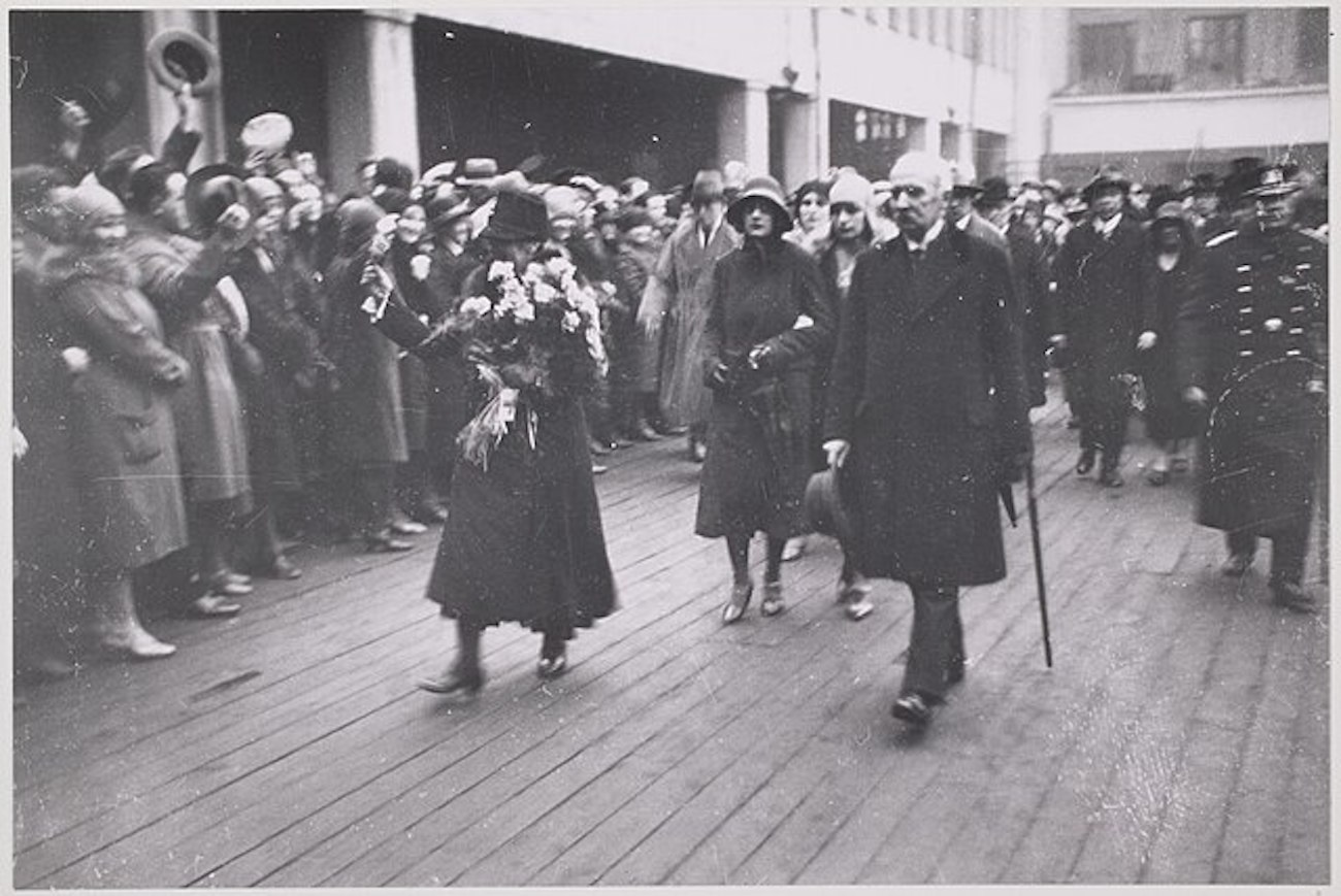 President and Mrs. Ståhlberg's reception at the Helsinki railway station after forced deportation trip by Lapua movement
