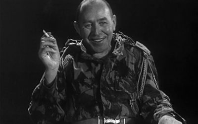 Kuin kuvastimessa #12: Raportti hymyilevästä miehestä (1966)