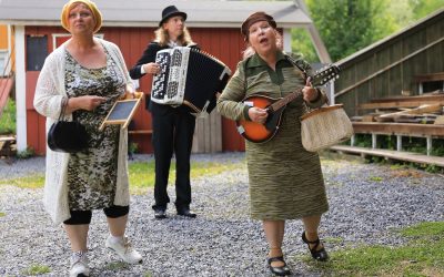 Kuusikymmentäluvun nostalgiaa – arviossa Lempäälän Nuorisoseuran teatterin Onnen maa