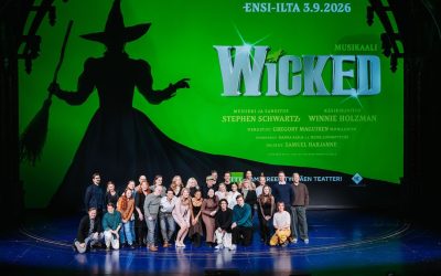 Wicked-musikaalissa Pirjo Liiri-Majava suunnittelee kaiken puettavan ja Emmi Puukka sen, miltä päät näyttävät