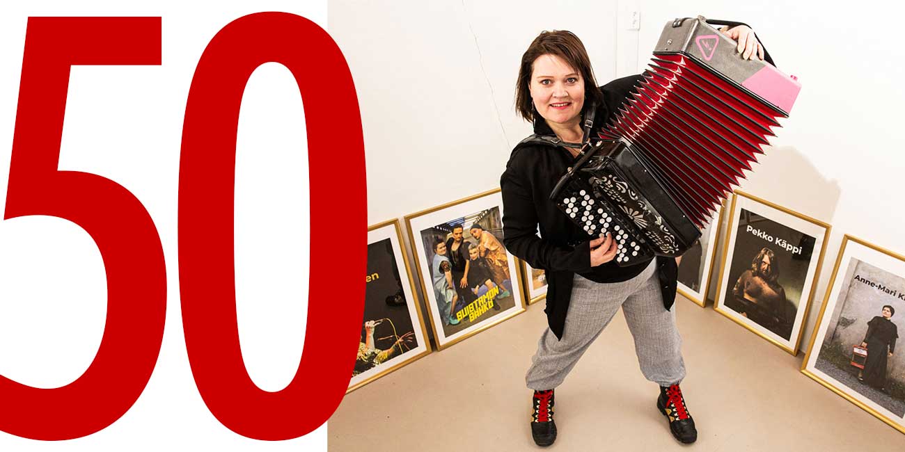 ”Soitetaan kansanmusiikkia niin, että kuuluu ja näkyy” – Anne-Mari Kivimäki täyttää 50 vuotta