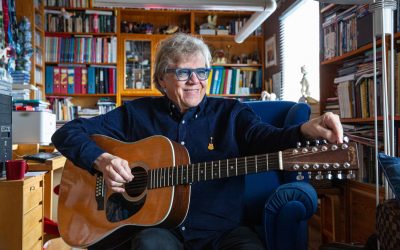 Mikko Alatalo teki taiteellisen testamenttinsa – Perjantaina ilmestyvä juhlalevy soi sekä rokkia että sinfoniaa