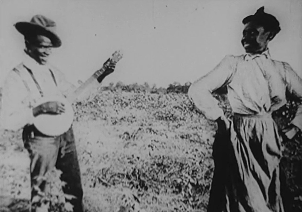 levoton tuhkimo by hanna maria gronlund kulttuuritoimitus INSTA